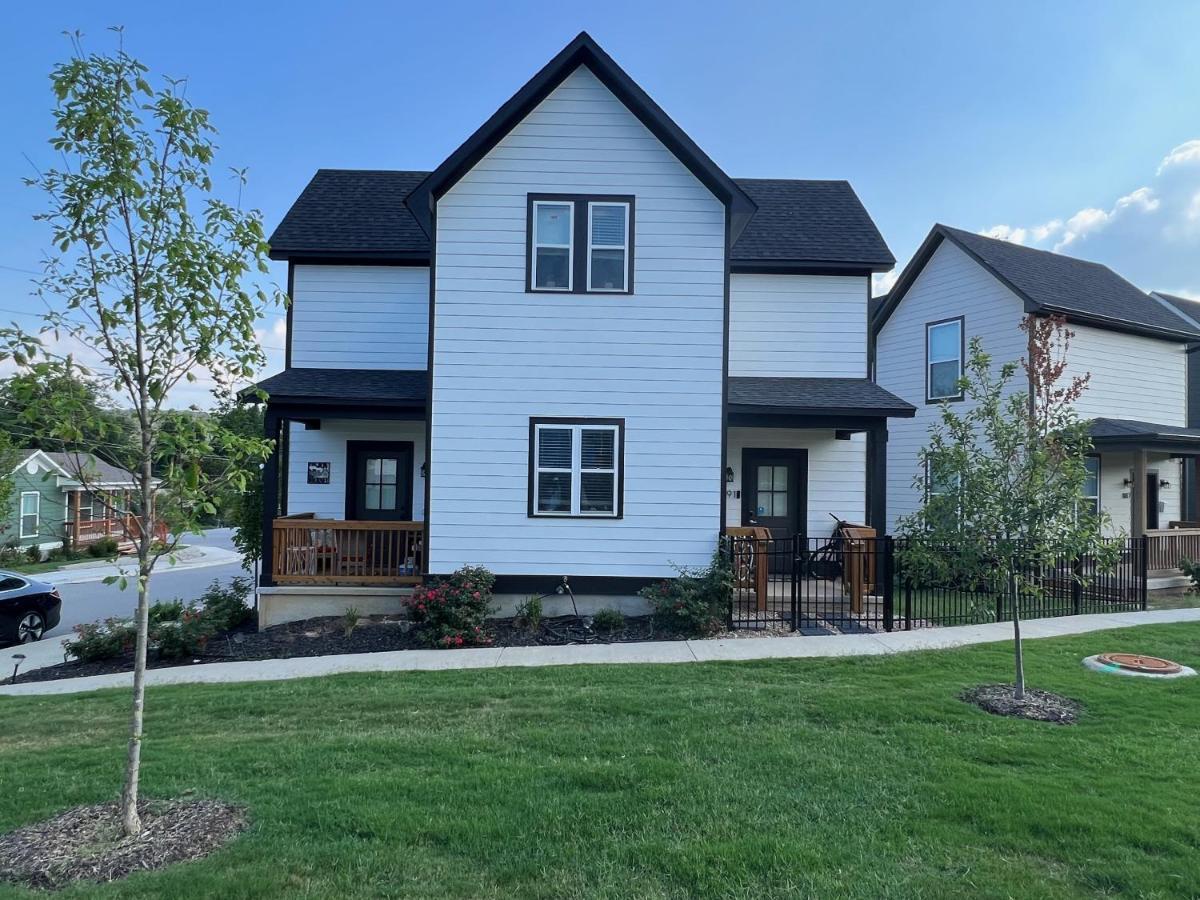 New Centennial Park Luxury Smart Home W Courtyard Fayetteville Exterior foto